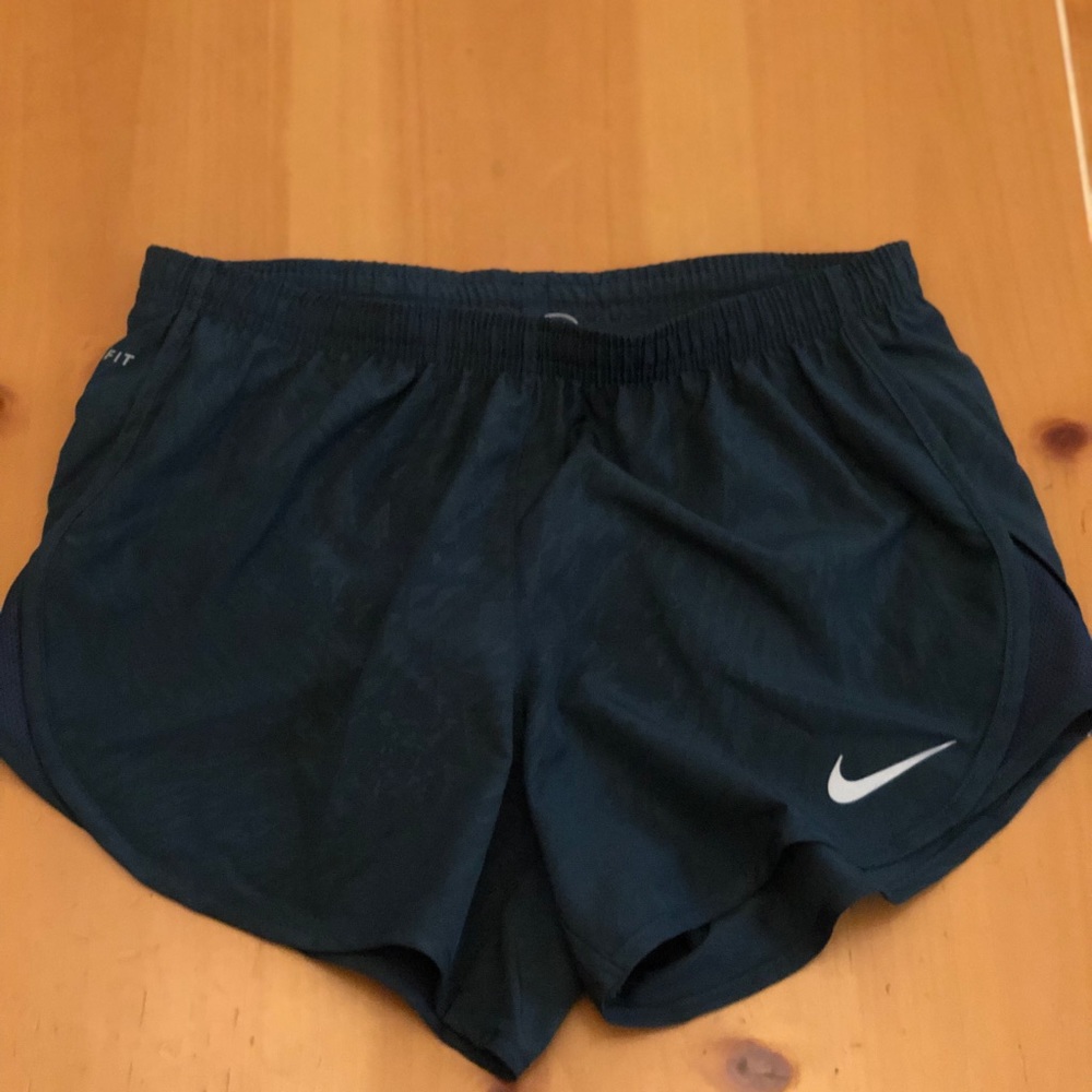 Women’s Nike Tempo Shorts Size XS- NWT
